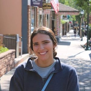 Meet your Posher, Kayla